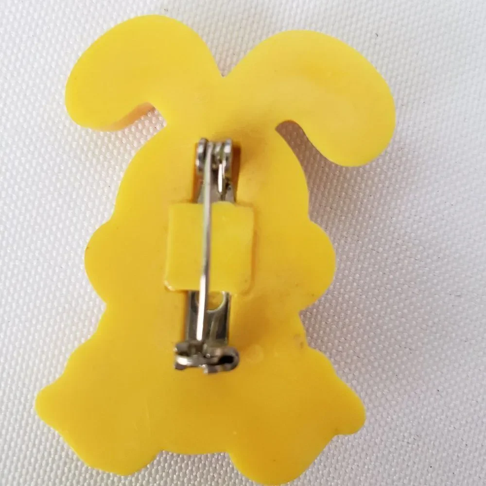 Kitschy Vintage Yellow Bunny & Carrot Pinback Perfect Easter Pop